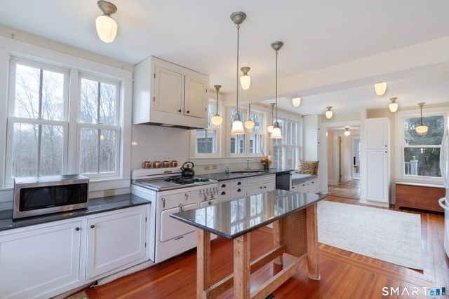 397 Moose Hill Road, Guilford, CT 06437