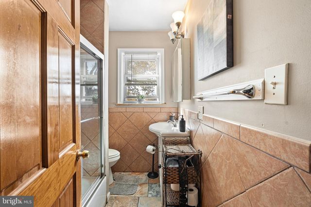 228 BARTLETT AVE, Sharon Hill, PA 19079