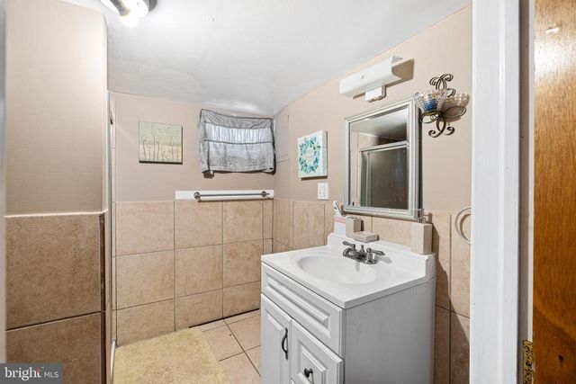 228 BARTLETT AVE, Sharon Hill, PA 19079