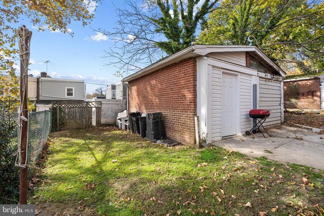 228 BARTLETT AVE, Sharon Hill, PA 19079