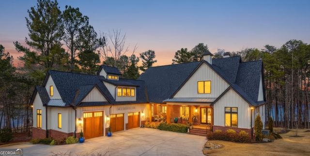 1198 N Edgewater Trail, Toccoa, GA 30577