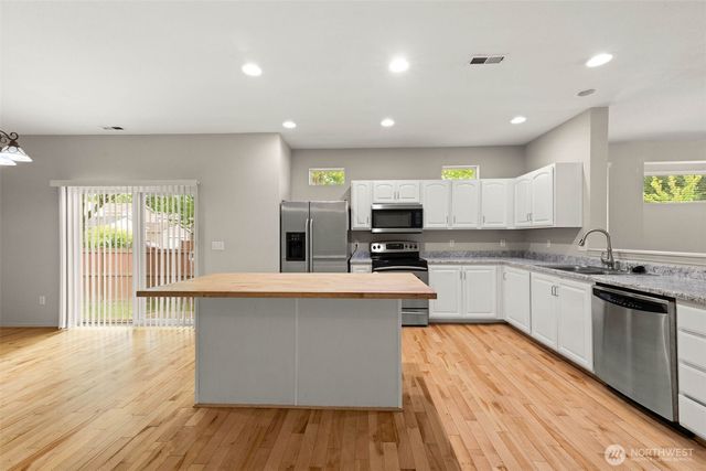 4200 Edgewater Boulevard NE, Lacey, WA 98516
