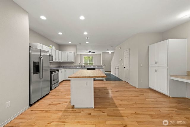 4200 Edgewater Boulevard NE, Lacey, WA 98516