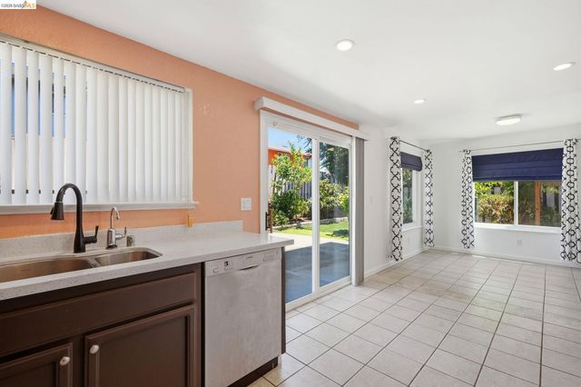 224 Sandy Cove Ln, Bay Point, CA 94565