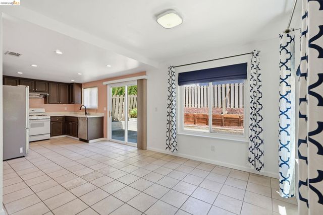 224 Sandy Cove Ln, Bay Point, CA 94565