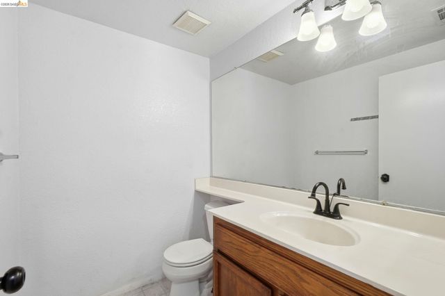 224 Sandy Cove Ln, Bay Point, CA 94565
