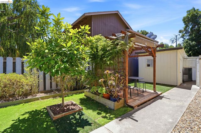 224 Sandy Cove Ln, Bay Point, CA 94565