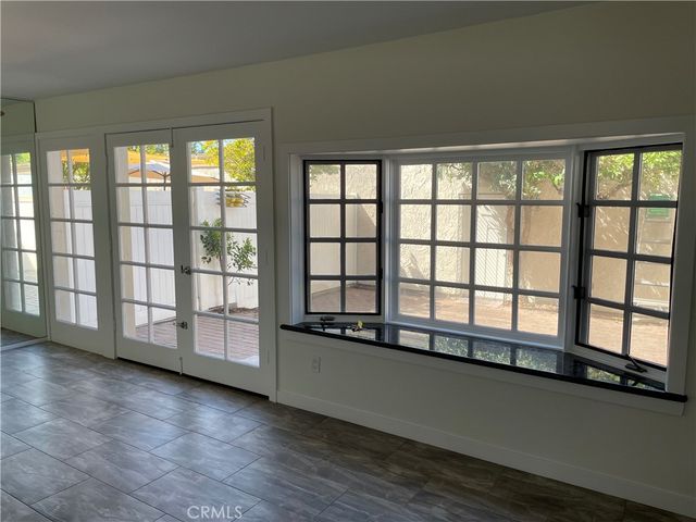 5615 Westminster Blvd, Westminster, CA 92683