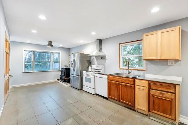 260 Springdale Drive, Ronkonkoma, NY 11779