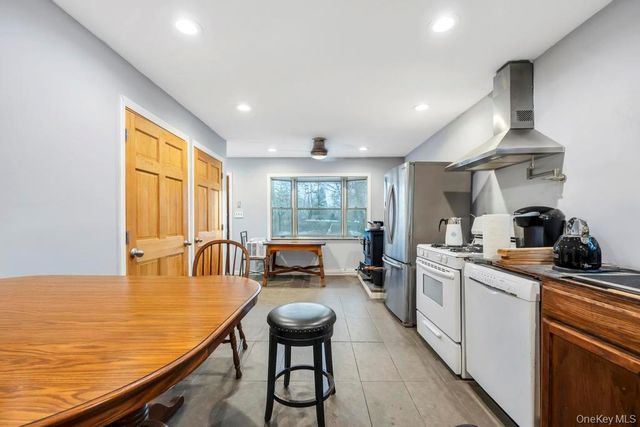 260 Springdale Drive, Ronkonkoma, NY 11779