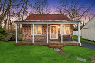 260 Springdale Drive, Ronkonkoma, NY 11779