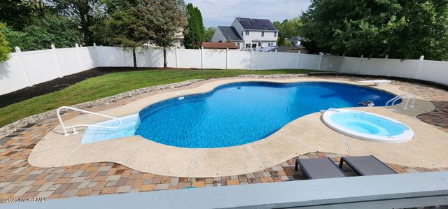 11 Tynemouth Drive, Lumberton, NJ 08048