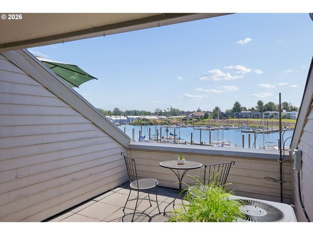 170 N HAYDEN BAY Dr, Portland, OR 97217