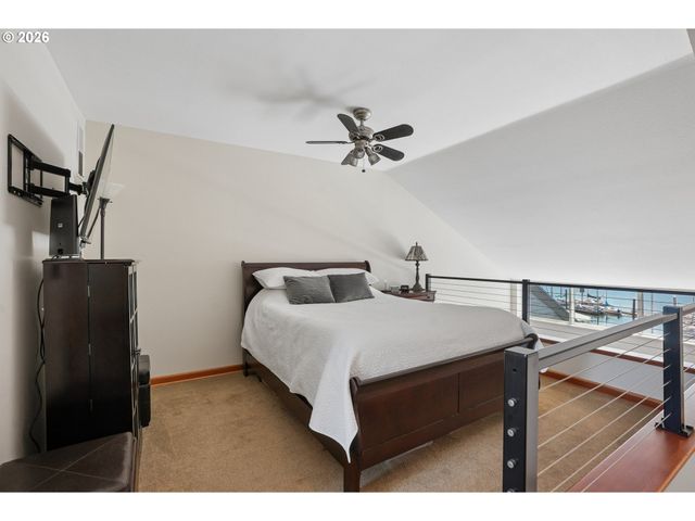 170 N HAYDEN BAY Dr, Portland, OR 97217