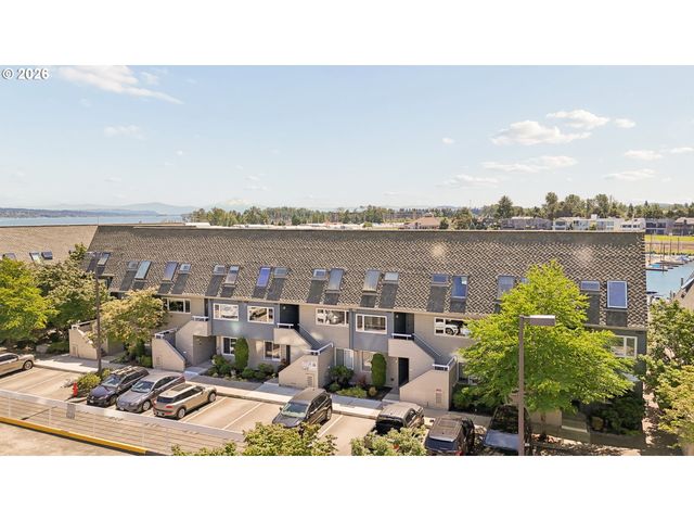 170 N HAYDEN BAY Dr, Portland, OR 97217