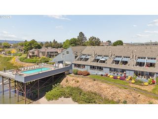170 N HAYDEN BAY Dr, Portland, OR 97217
