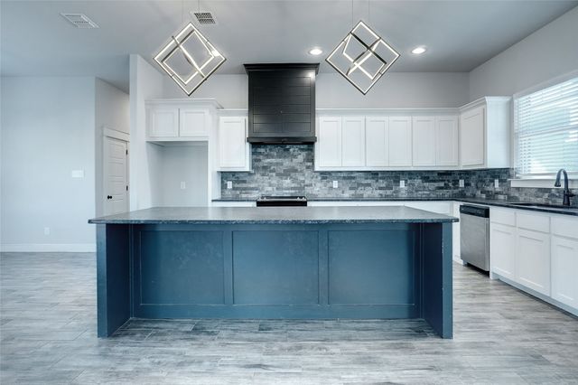 124 William Lane, Godley, TX 76044