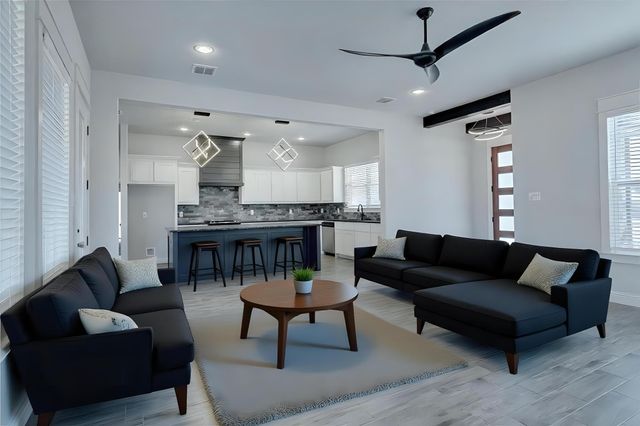 124 William Lane, Godley, TX 76044