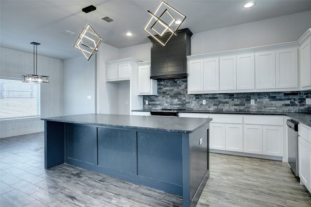 124 William Lane, Godley, TX 76044