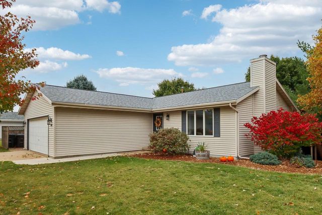 243 Crestview Lane, Lake Mills, WI 53551