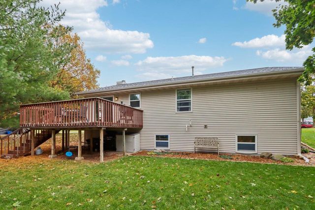 243 Crestview Lane, Lake Mills, WI 53551