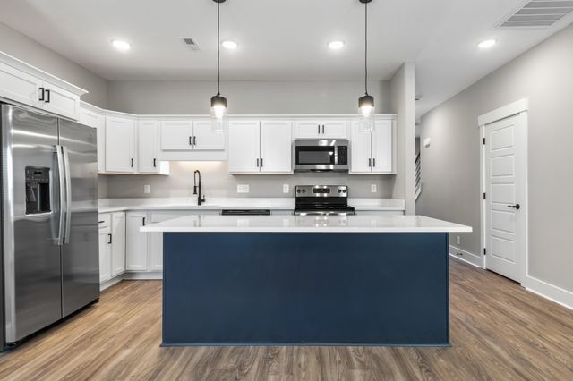 208 Jonathan Wade Pvt Cir, Clarksville, TN 37043