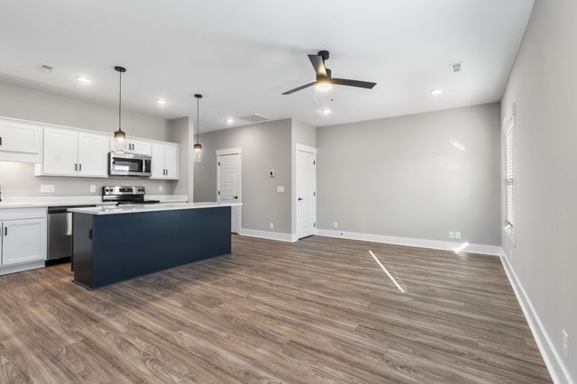 208 Jonathan Wade Pvt Cir, Clarksville, TN 37043