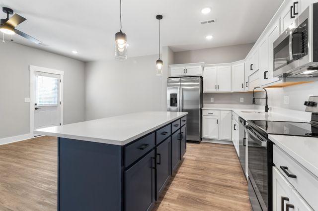 208 Jonathan Wade Pvt Cir, Clarksville, TN 37043