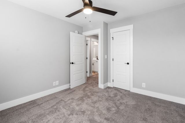 208 Jonathan Wade Pvt Cir, Clarksville, TN 37043