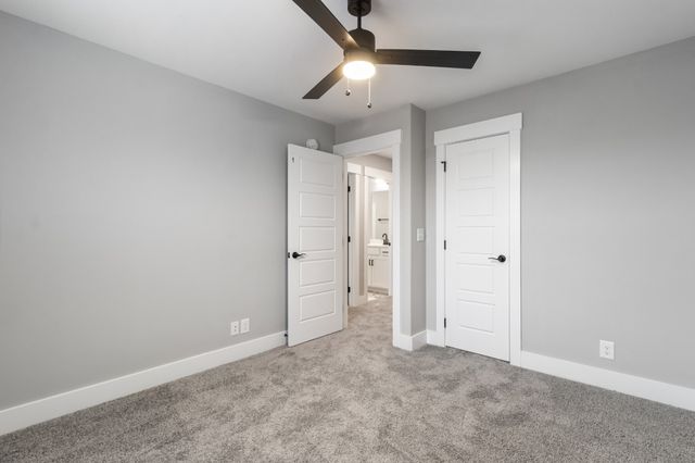 208 Jonathan Wade Pvt Cir, Clarksville, TN 37043