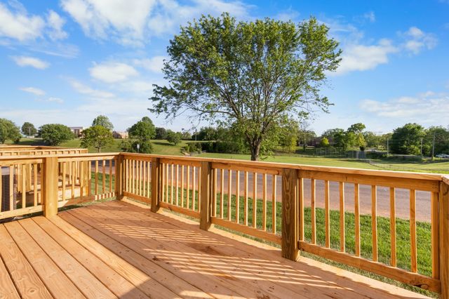 208 Jonathan Wade Pvt Cir, Clarksville, TN 37043