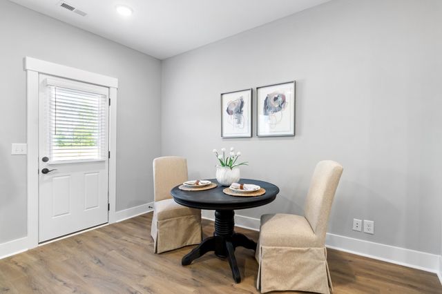 208 Jonathan Wade Pvt Cir, Clarksville, TN 37043