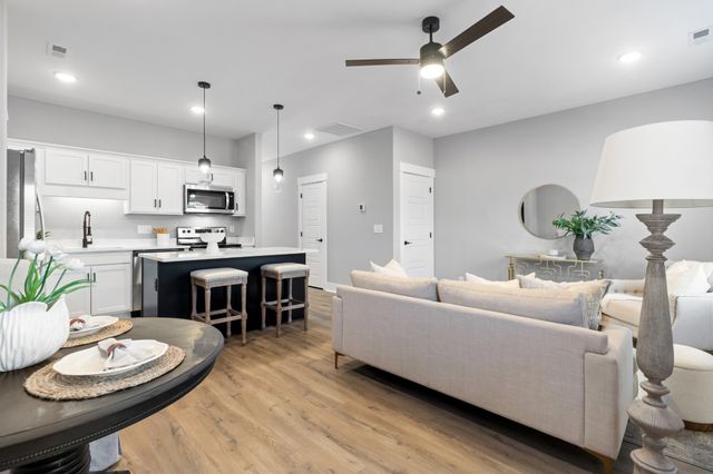 208 Jonathan Wade Pvt Cir, Clarksville, TN 37043