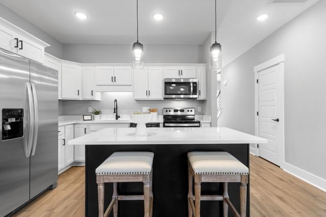 208 Jonathan Wade Pvt Cir, Clarksville, TN 37043