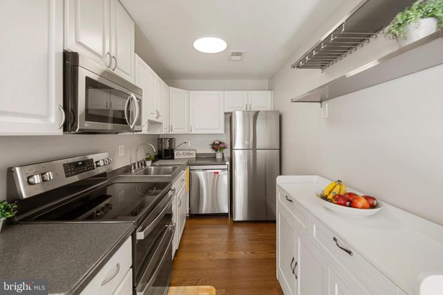 812 BASHFORD LN, Alexandria, VA 22314