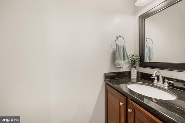 812 BASHFORD LN, Alexandria, VA 22314