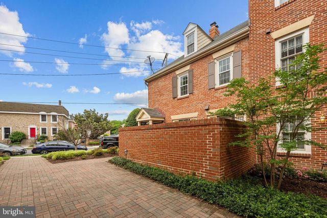 812 BASHFORD LN, Alexandria, VA 22314