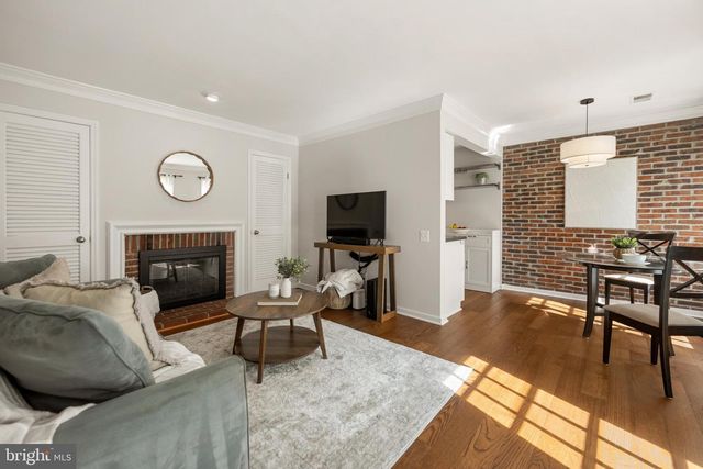 812 BASHFORD LN, Alexandria, VA 22314