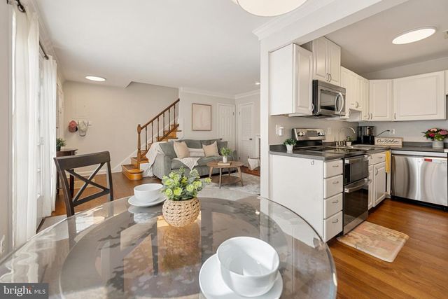 812 BASHFORD LN, Alexandria, VA 22314