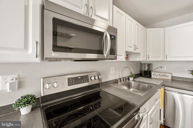 812 BASHFORD LN, Alexandria, VA 22314