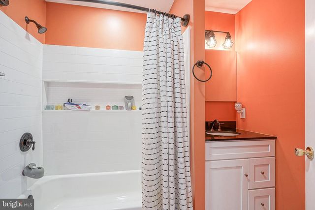 226 N MAIN ST, Mullica Hill, NJ 08062