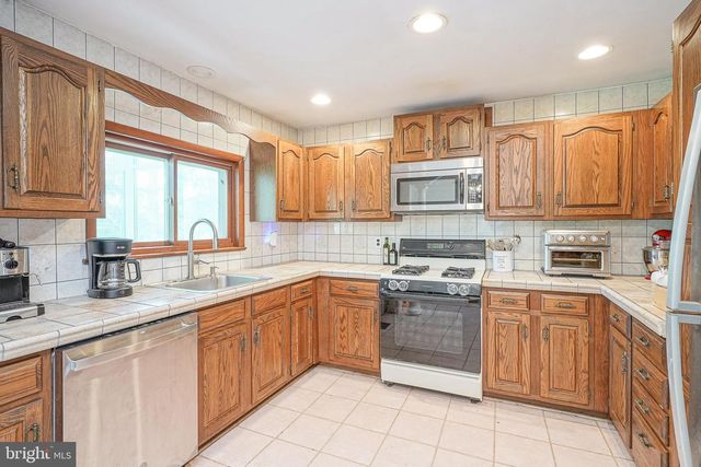 226 N MAIN ST, Mullica Hill, NJ 08062