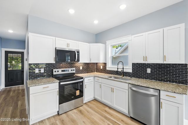 220 N 39th St, Louisville, KY 40212