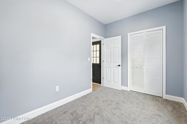 220 N 39th St, Louisville, KY 40212