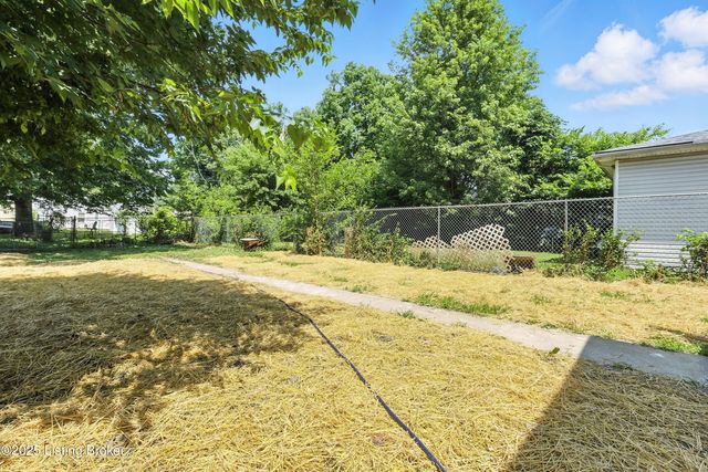 220 N 39th St, Louisville, KY 40212