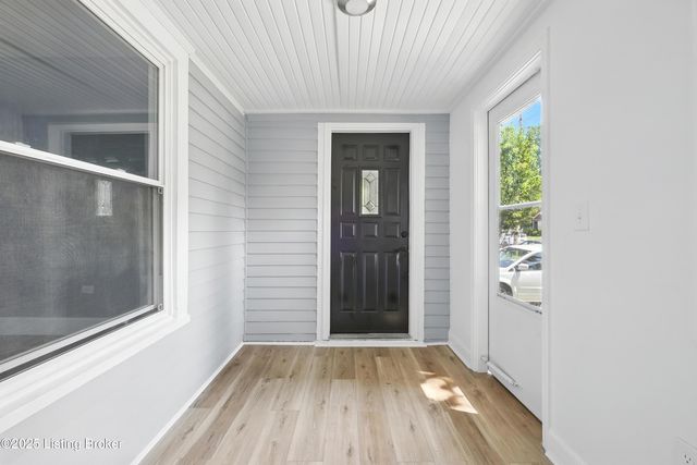 220 N 39th St, Louisville, KY 40212