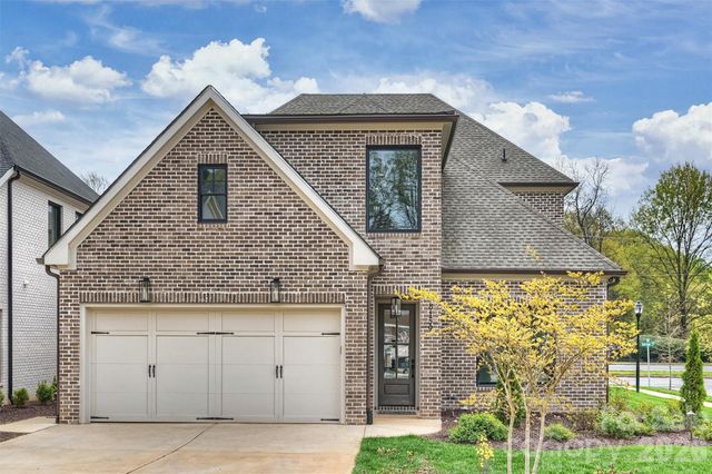 8159 Fairview Road, Charlotte, NC 28226