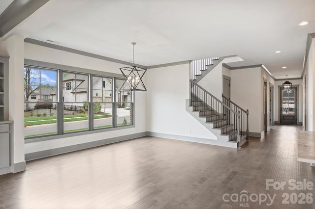 8159 Fairview Road, Charlotte, NC 28226