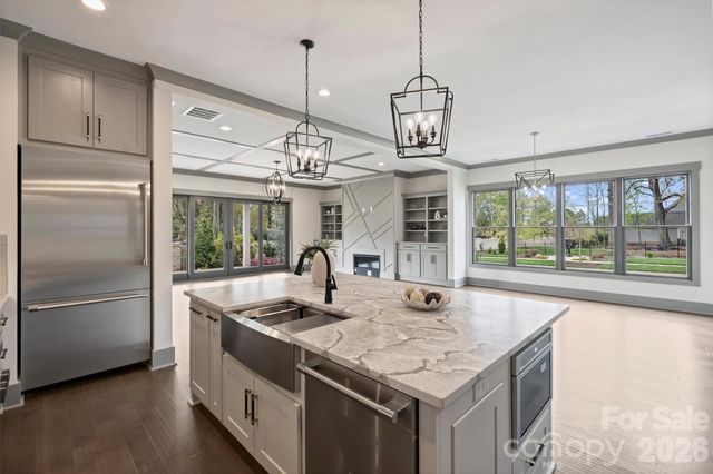 8159 Fairview Road, Charlotte, NC 28226