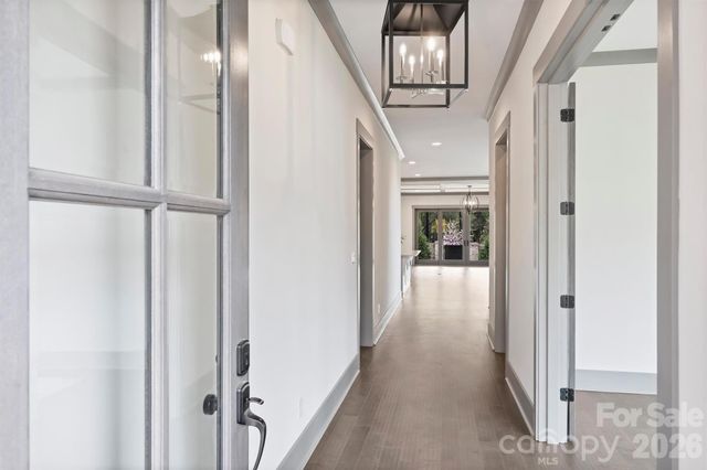 8159 Fairview Road, Charlotte, NC 28226